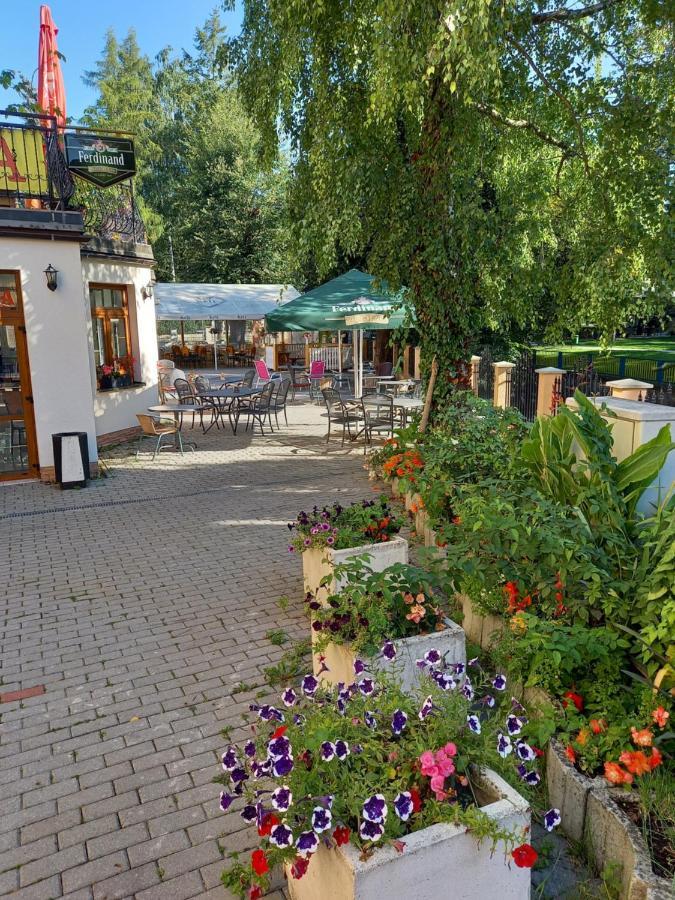 Hotel Vysehrad Turčianske Teplice Esterno foto